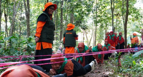 Seru! Intip Aksi 400 Perempuan PKS Kota Jambi "Latihan Fisik" di Tengah Hutan Kota